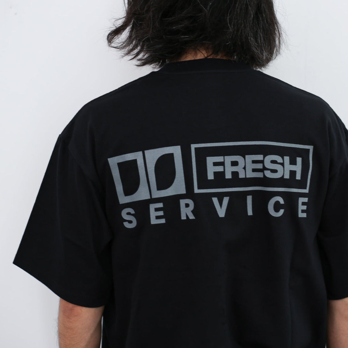 FreshService CORPORATE PRINTED S/S TEE ”FS” - BLACK