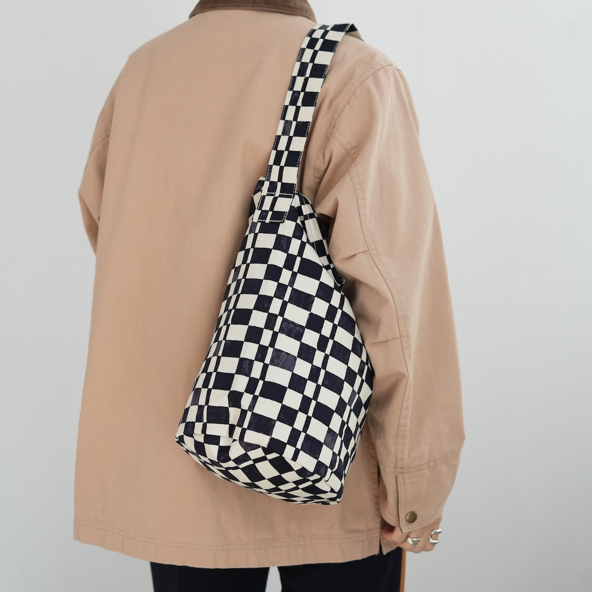 26SS】PHEENY Checkered Bucket Tote Bag – Chum!