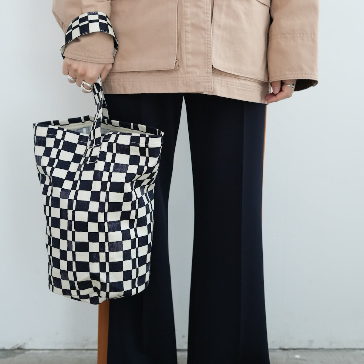 26SS】PHEENY Checkered Bucket Tote Bag – Chum!