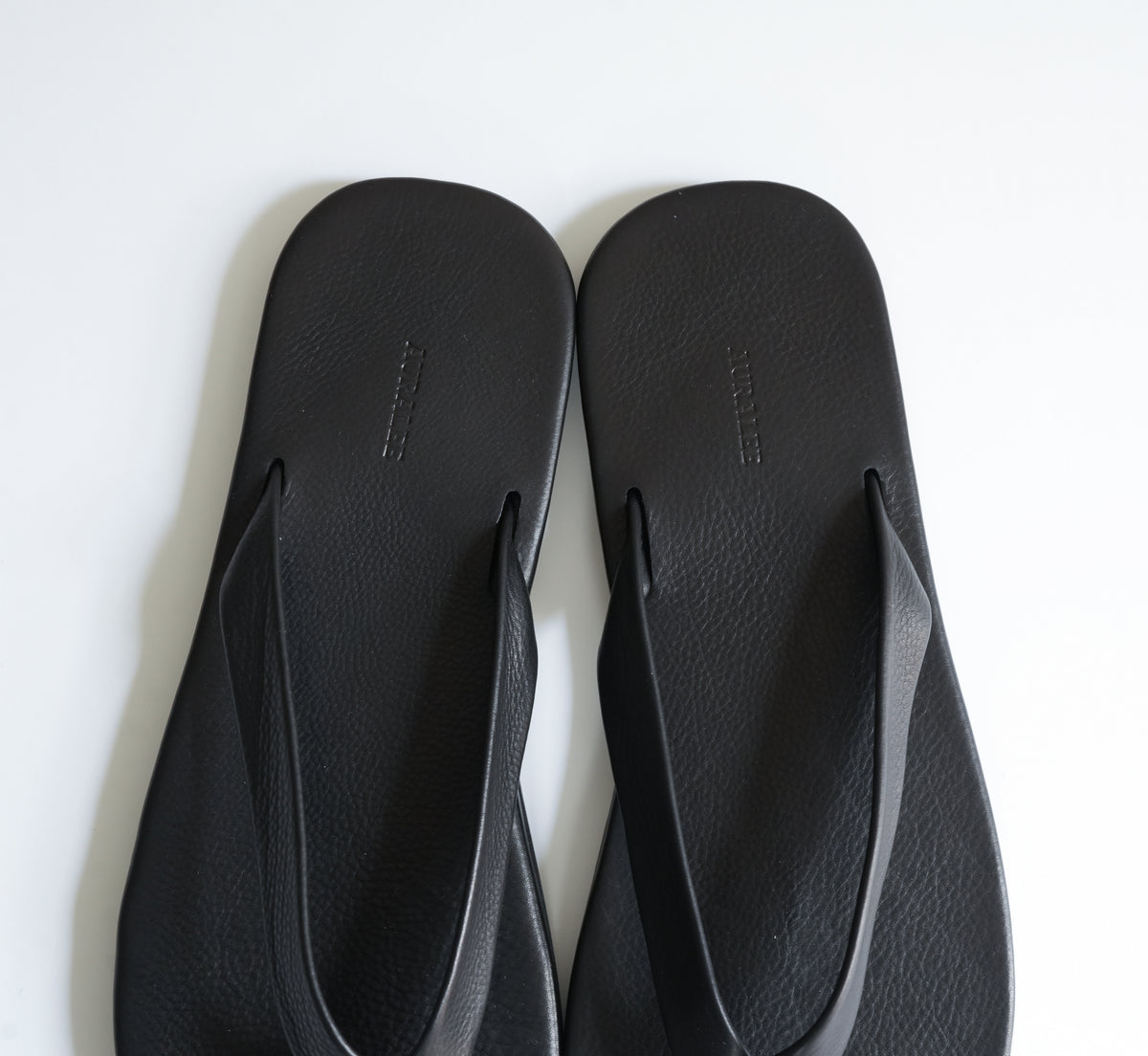 AURALEE/オーラリーSOFT LEATHER FLIP-FLOPS26cm AURALEE: SOFT LEATHER FLIP-FLOPS (BLACK) | DSMG E-SHOP