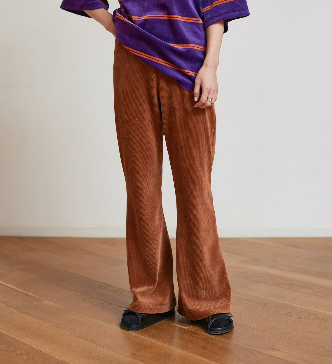 PHEENY Corduroy like pile flared pants 