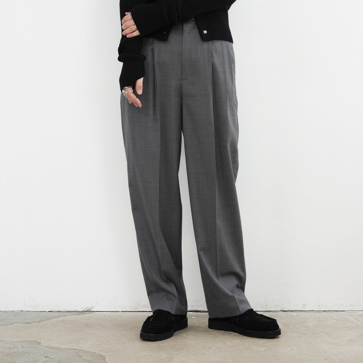 YLÈVE SUPER120'S CHAMBRAY WOOL 3TACK TROUSERS 
