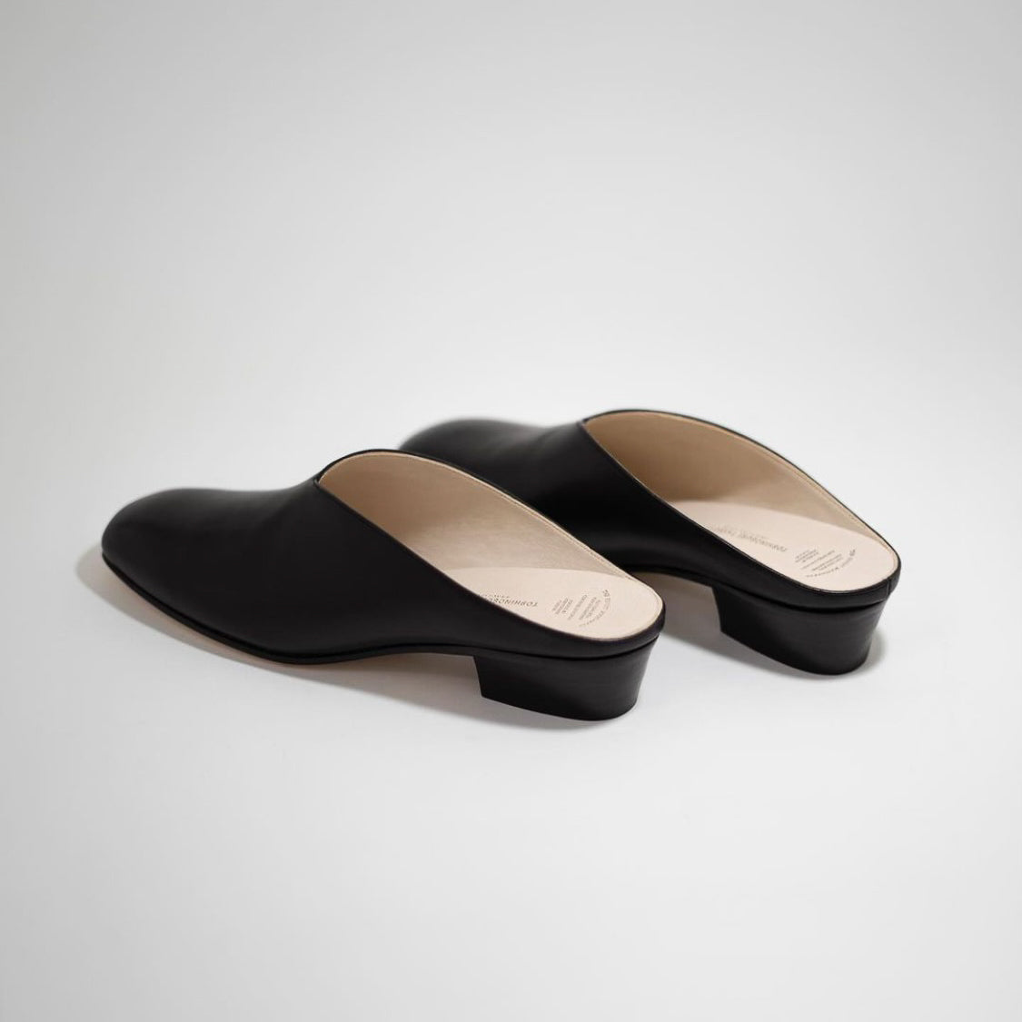 BEAUTIFUL SHOES SQUARE SHALLOW – Chum!