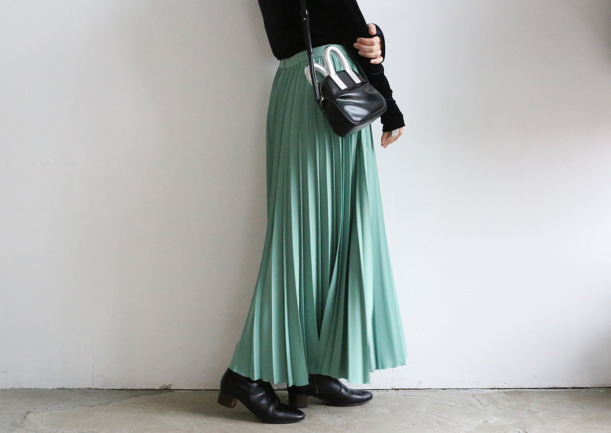 Graphpaper Satin Pleats Skirt – Chum!