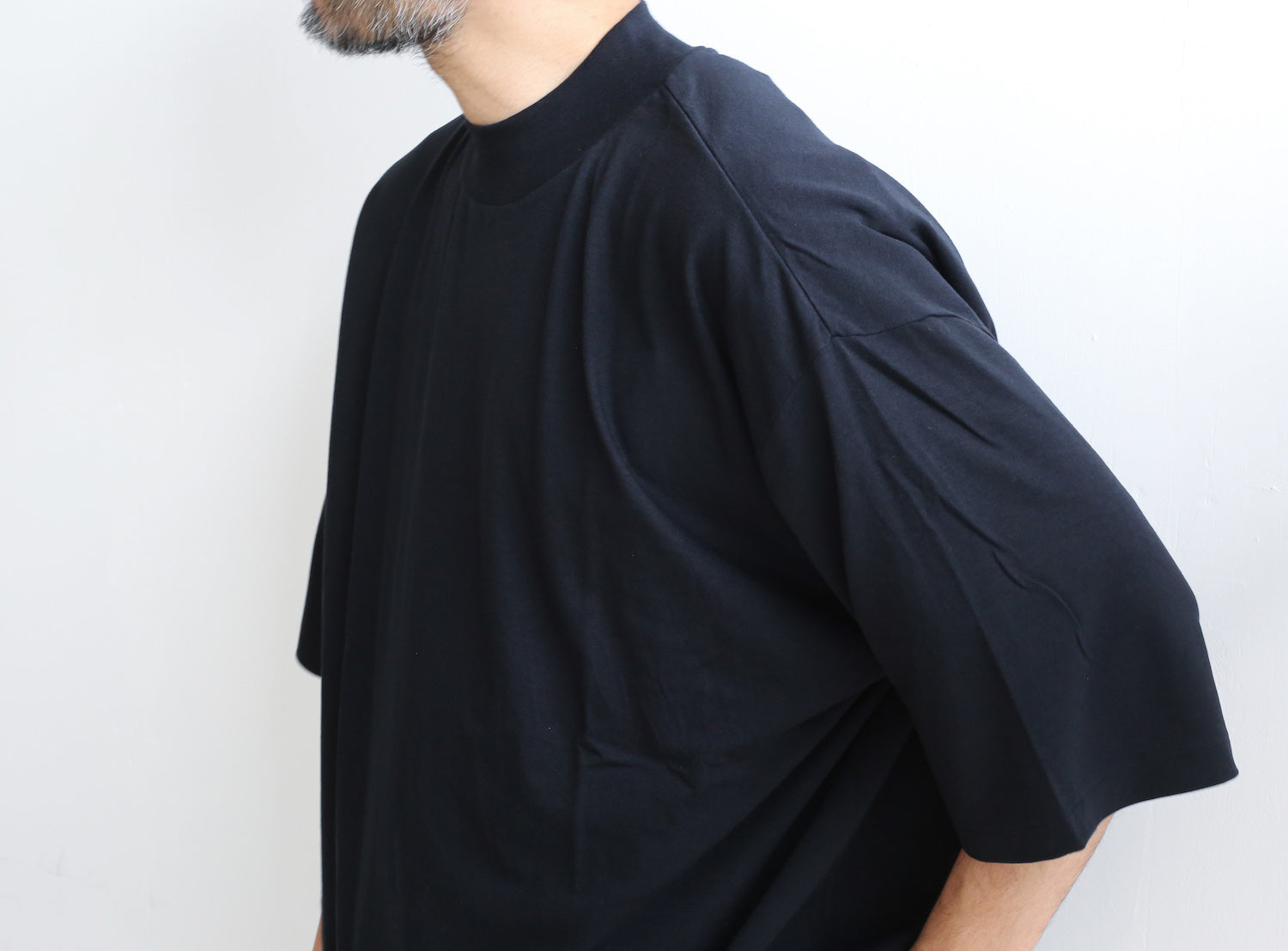 AURALEE / SUPER SOFT WOOL JERSEY MOCK-NECK TEE – Chum!