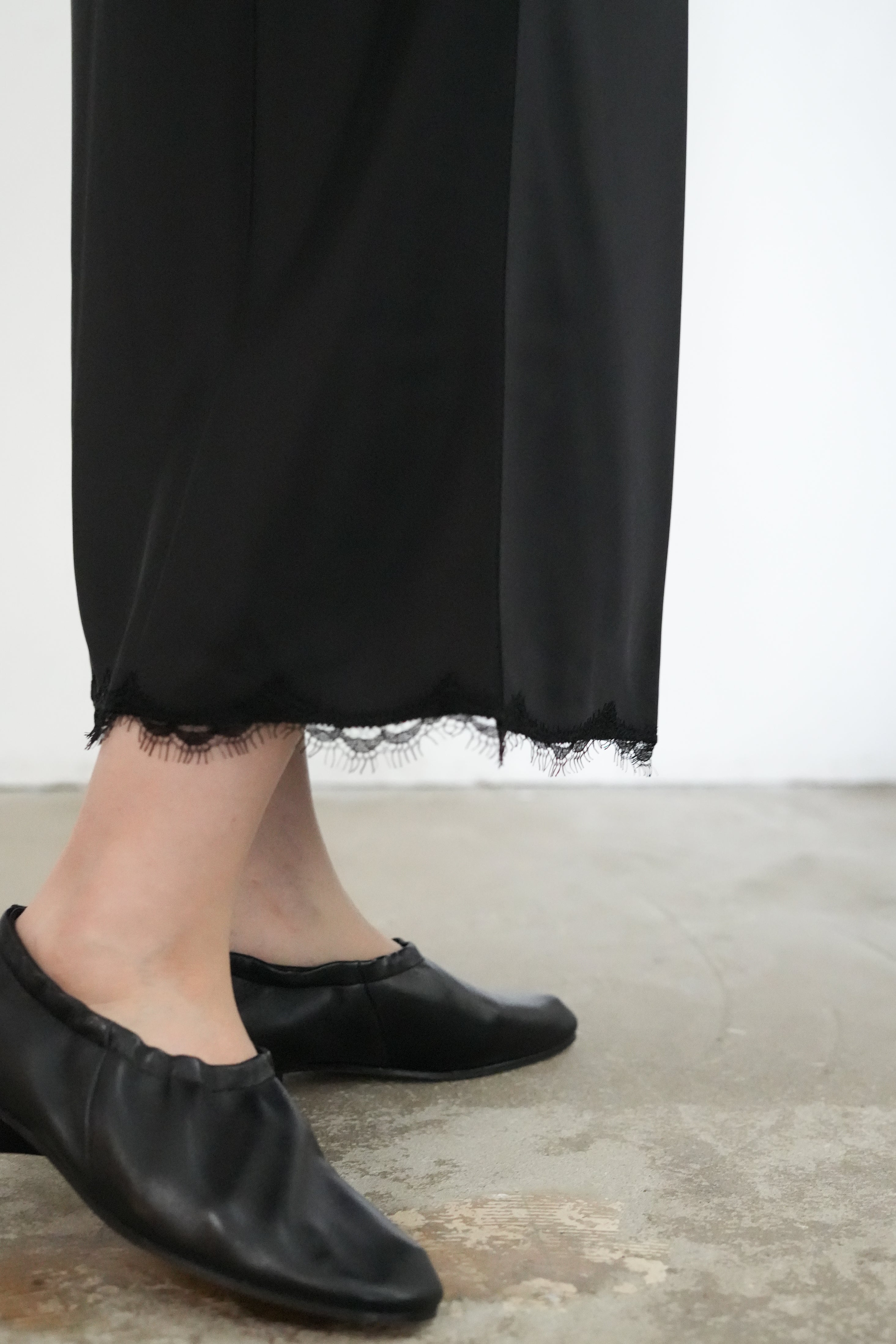 THE SHINZONE SATIN LEAVERS LACE SKIRT – Chum!