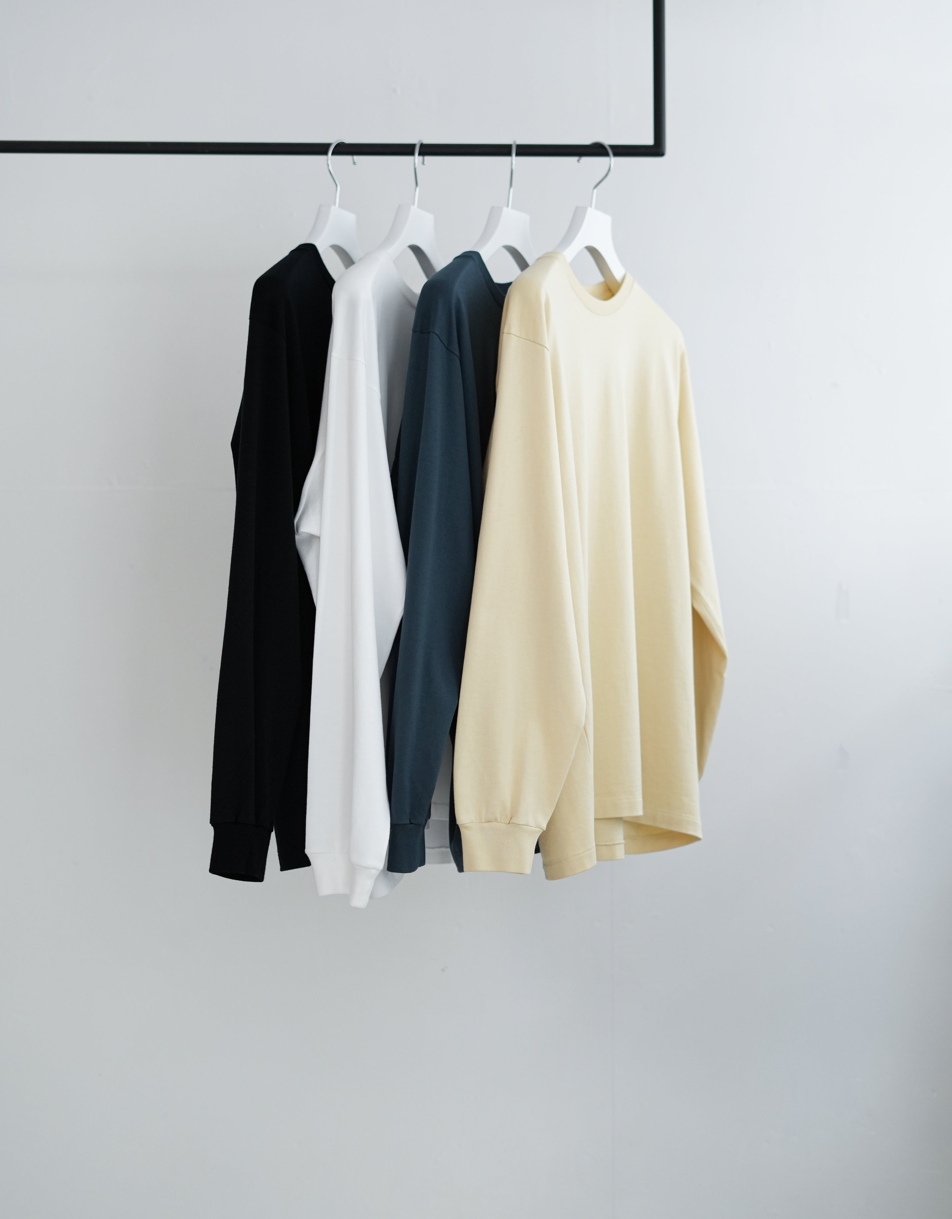 AURALEE LUSTER PLAITING L/S TEE – Chum!