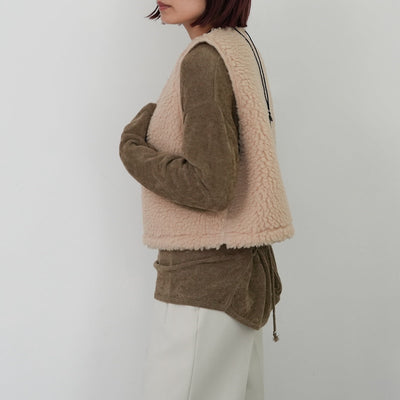 JöICEADDED Fleece Vest / Geometric Leaves Scarf