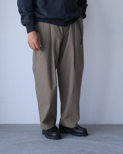 STILL BY HAND / PT06253