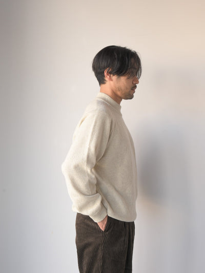 STILL BY HAND KN0554