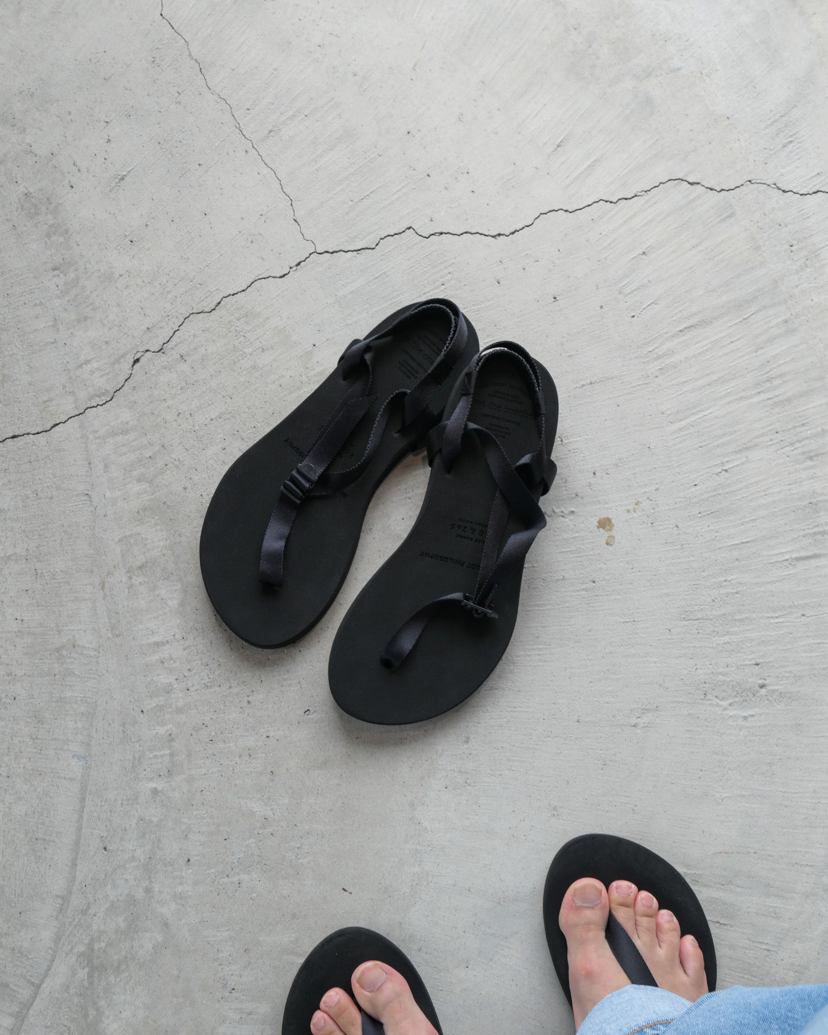 foot the coacher BAREFOOT SANDALS – Chum!