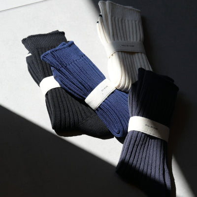 STILL BY HAND GD07251