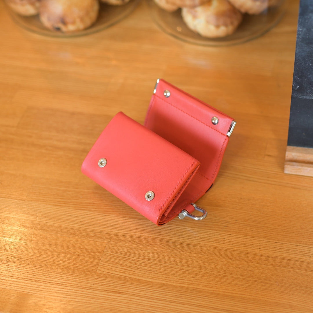 DERRICK - SHACKLE TRIFOLD WALLET