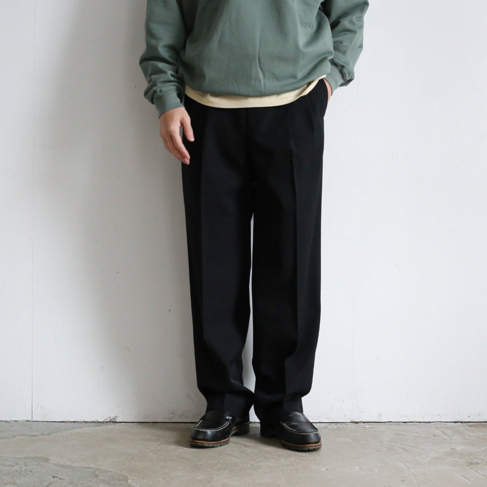 【24SS】AURALEE LIGHT WOOL MAX GABARDINE TWO-TUCK SLACKS