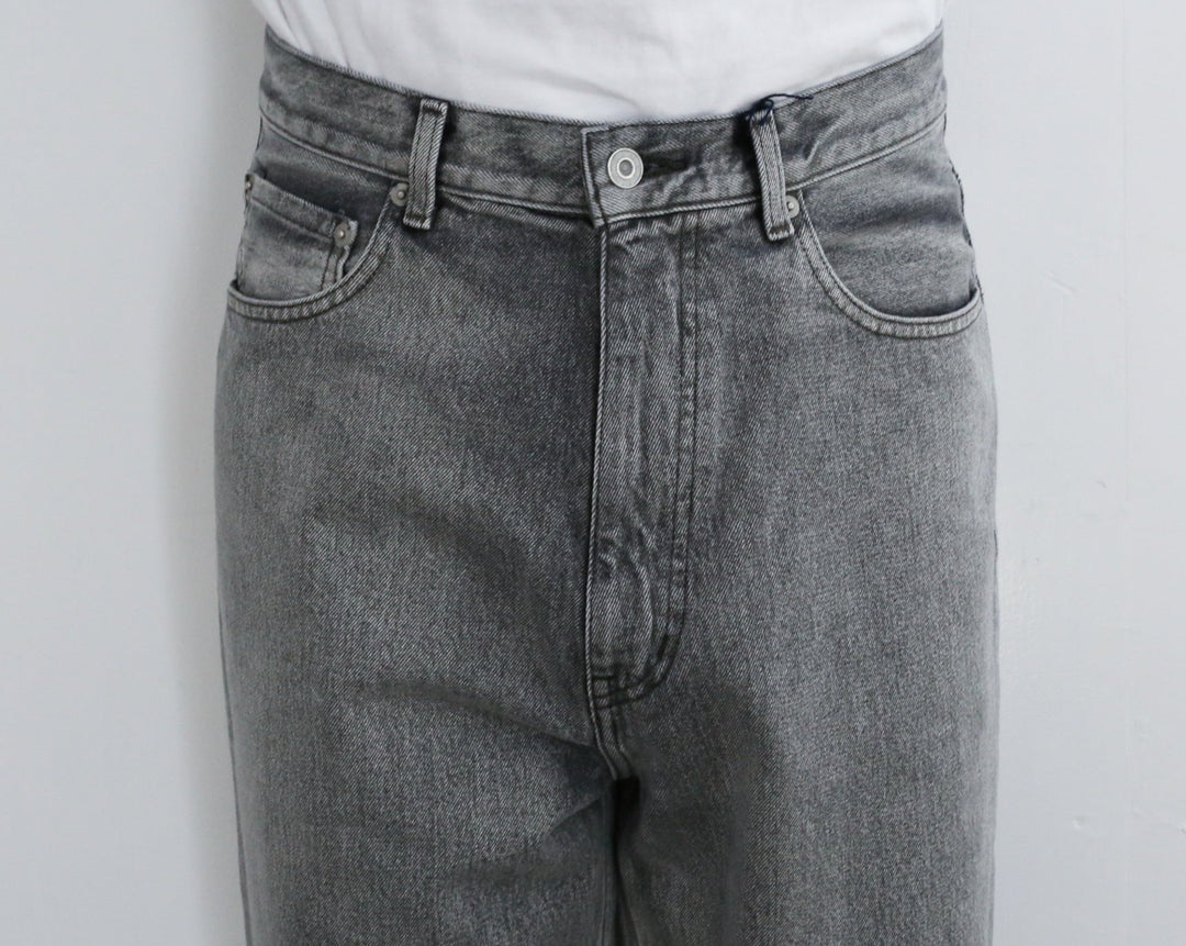 YLEVE13.5oz DENIM BAGGY FADE BLACK サイズ4 YLEVE | 13.5oz Denim Baggy Fade - Ice Black | Women | Blue Button Shop