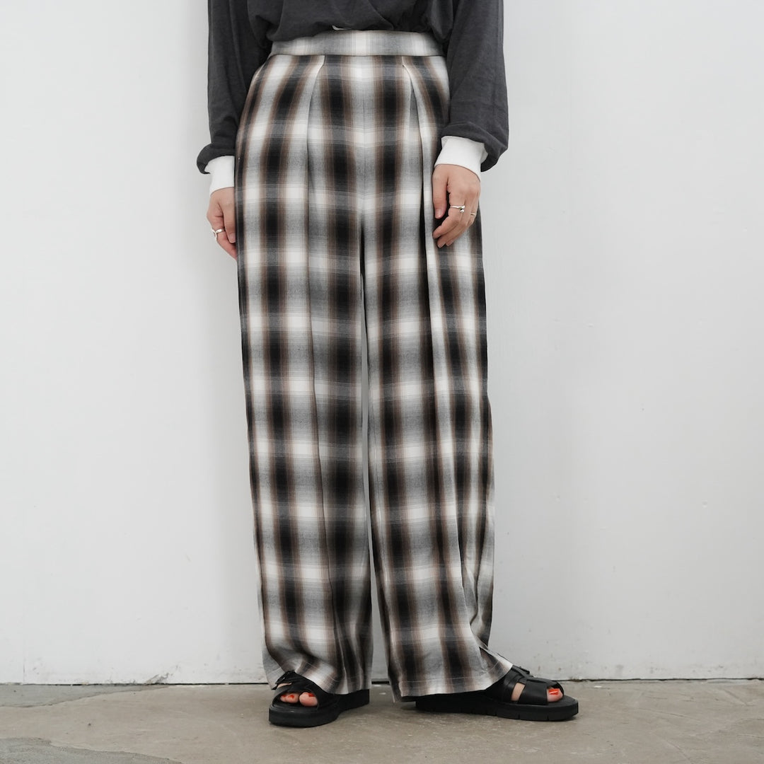 26SS】PHEENY Rayon Ombre Check Gathered Pants 