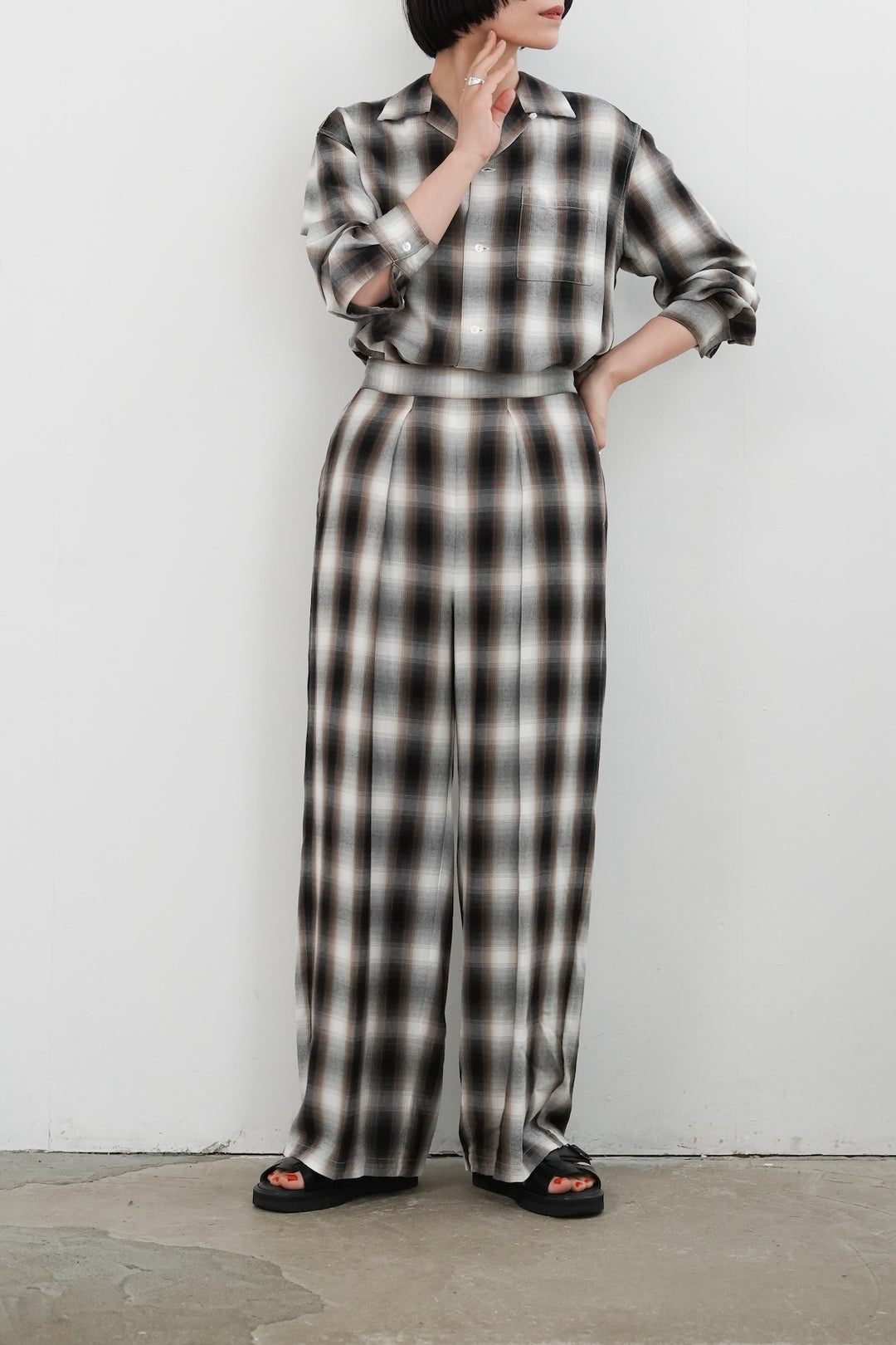 26SS】PHEENY Rayon Ombre Check Gathered Pants 