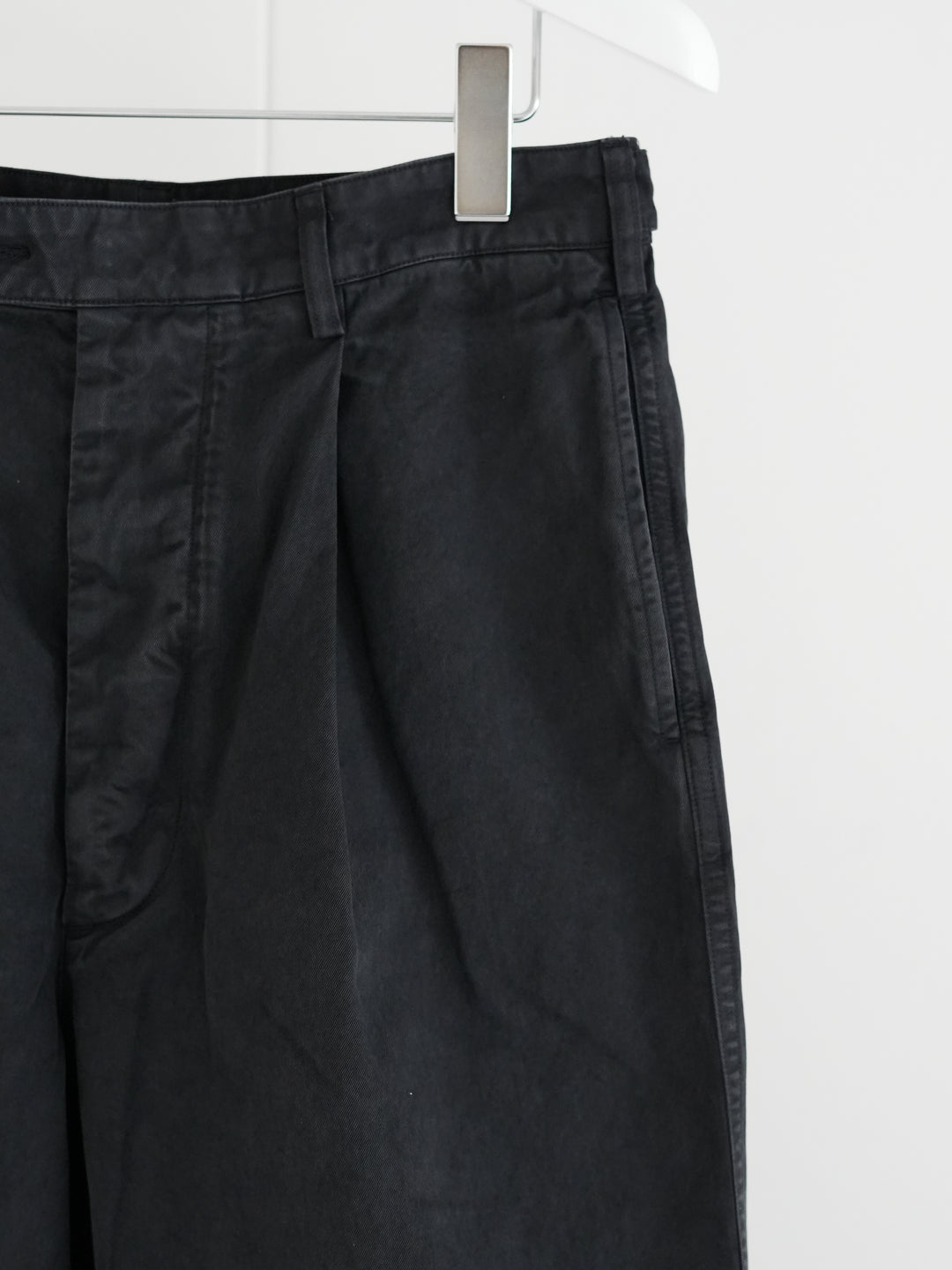 26SS】AURALEE GARMENT-DYED FINX LIGHT CHINO ONE-TUCK WIDE PANTS