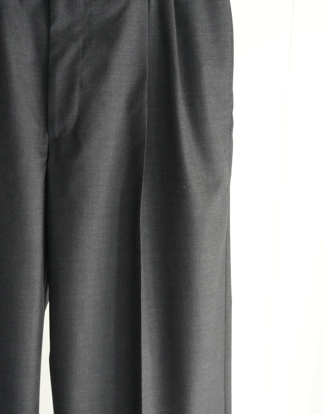 26SS】AURALEE ULTRA FINE TROPICAL WOOL TWO-TUCK SLACKS