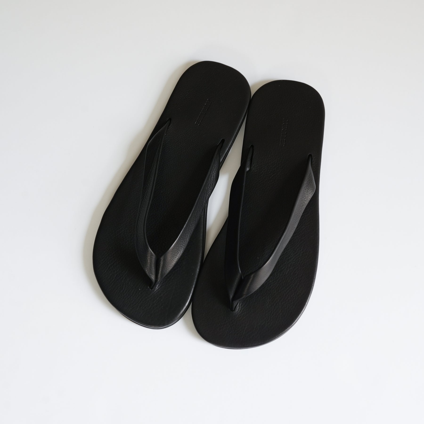 26SS】AURALEE SOFT LEATHER FLIP-FLOPS 