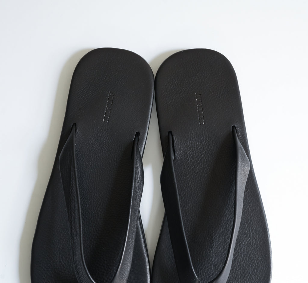 26SS】AURALEE SOFT LEATHER FLIP-FLOPS 