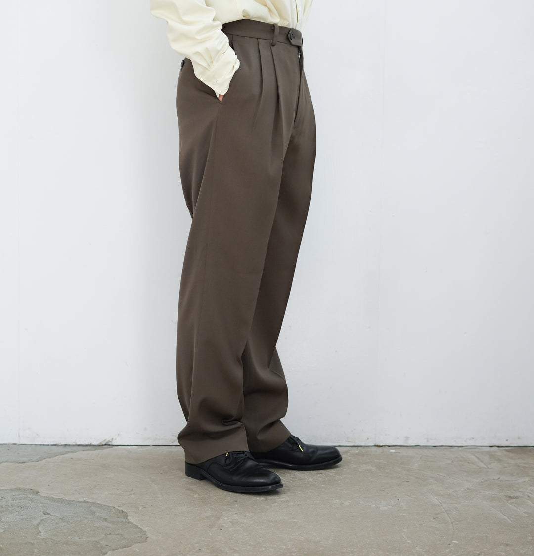 26SS】AURALEE LIGHT WOOL MAX GABARDINE TWO-TUCK SLACKS 