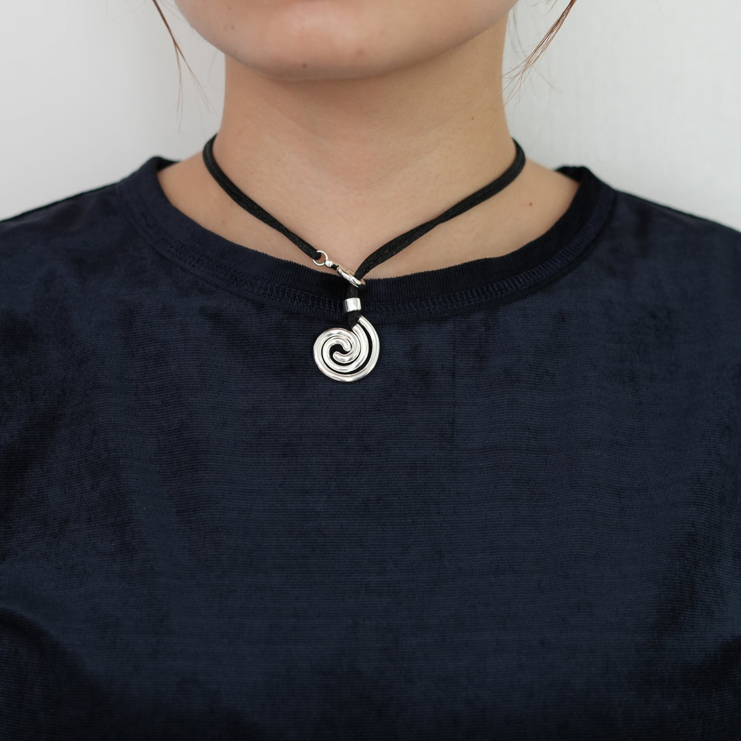 LE MOON spiral sun / necklace 