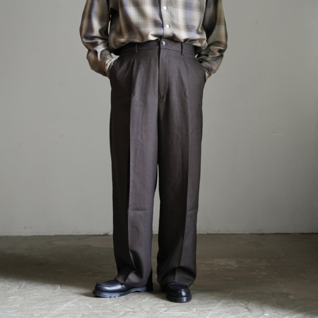25AW】BISOWN MIDDLEWOOL DEEP TUCK TROUSERS 
